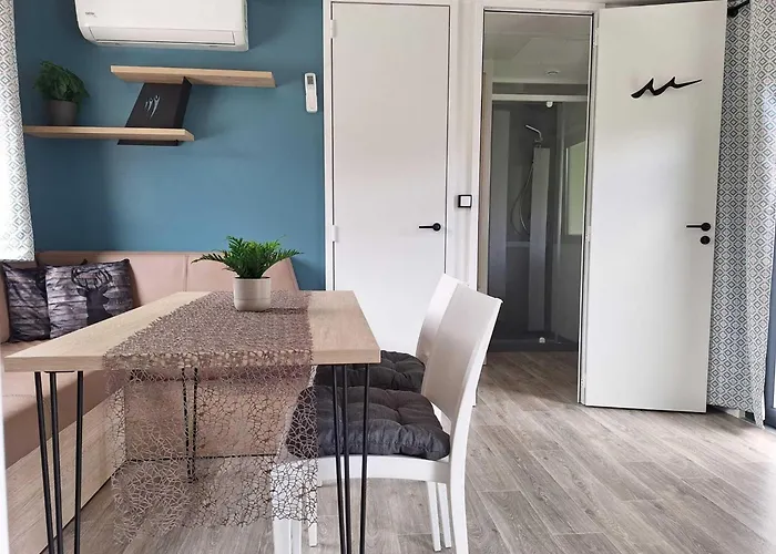 Mobile In Austrian Countryside بيت للعطل Altossiach